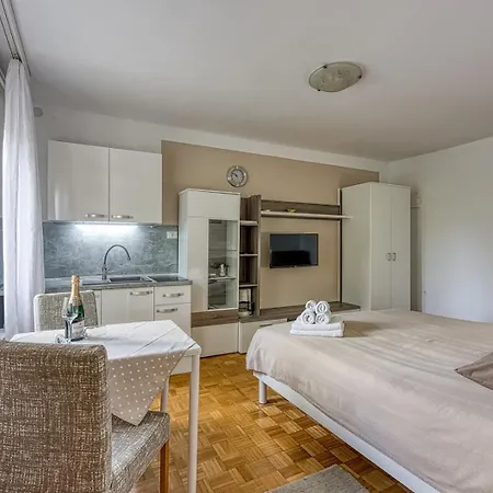 Apartment Aparments Jedro&karlo