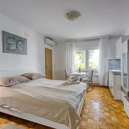 Aparments Jedro&karlo * פורץ